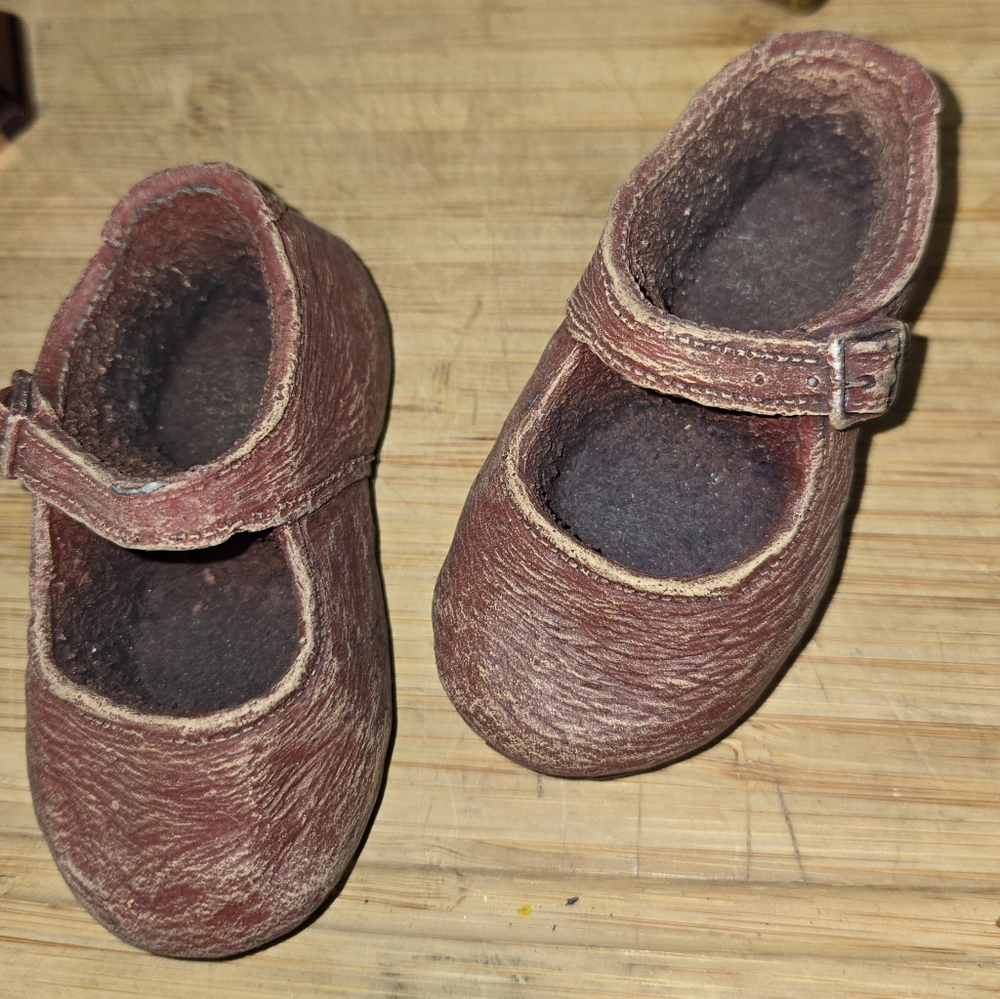 Vintage Keypoint Resin Mary Jane Baby Shoes Home Decor Subdued Red